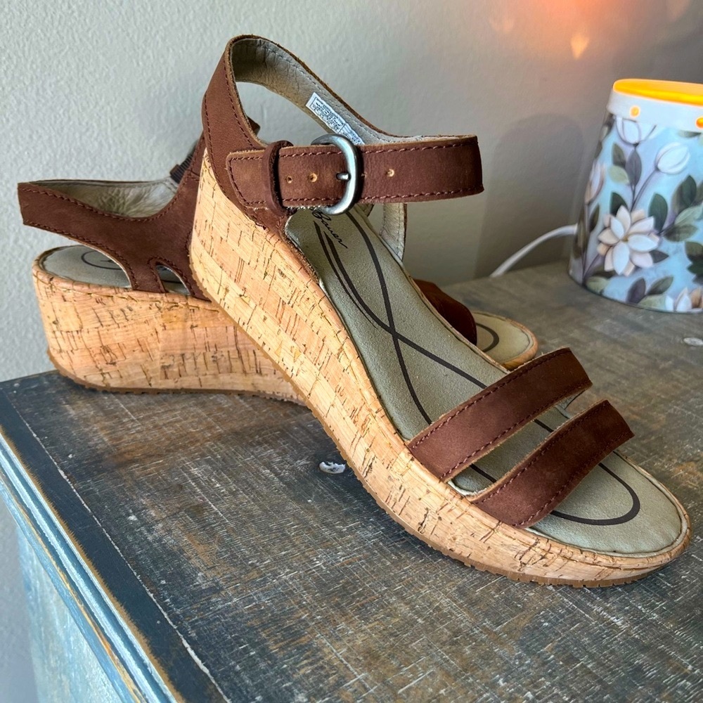 Eddie Bauer Cork Platform Suede Brown Strap Sandals, Women’s Sz 6